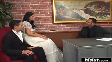 MILF gets nailed in front of her cuck