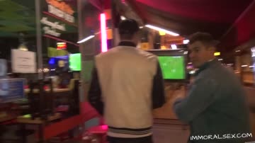 Big butt babe gets pussy railed