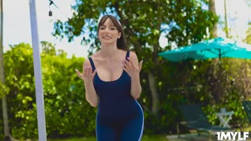 Milf Lexi Luna loves every inch of Oliver
