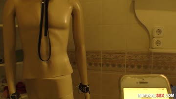 Slut tit fucks hard dick on live show