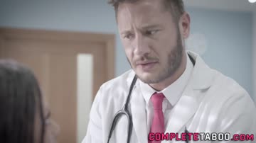 Black slut gets nailed by doctor
