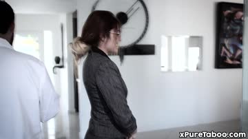 Dr. persuades 18yo virgin to let him break her hymen!