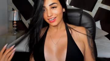 Brunette Babe Treated Fans A Sexy Cam Show