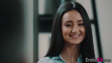 Stunning brunette sucks long shlong