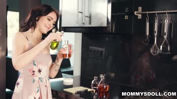 Rosalyns anger quickly disappears as Kendra dives into her pussy