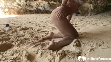 Perfect amateur sex on the beach