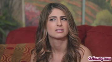 Suspisious stepmom Elexis cheats on Kristen