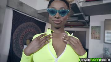 Ebony honey Kinsley Karter loves showing off her incredible tits