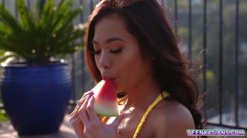 Petite Asian babe Vina Sky shows her fucking skills